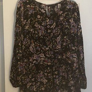 Pretty floral, long-sleeved blouse from Lane Bryant (size 22/24)